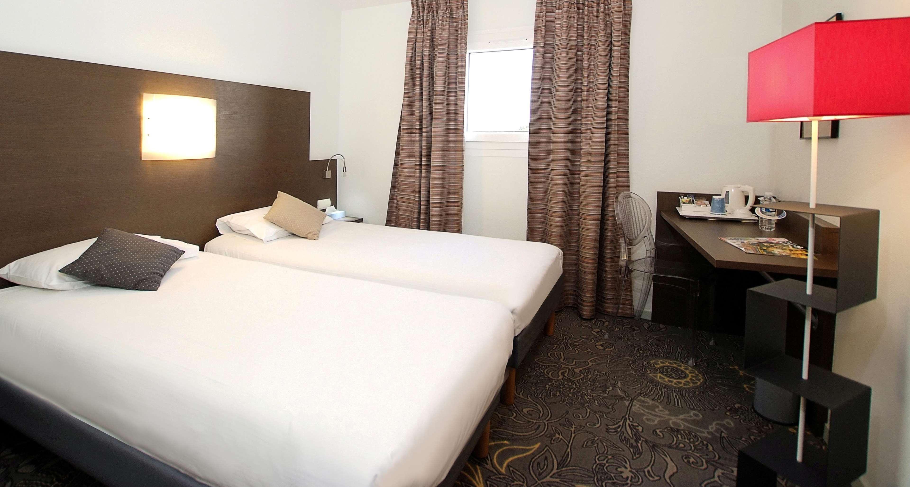 Hotel Kyriad La Rochelle Centre Ville Экстерьер фото