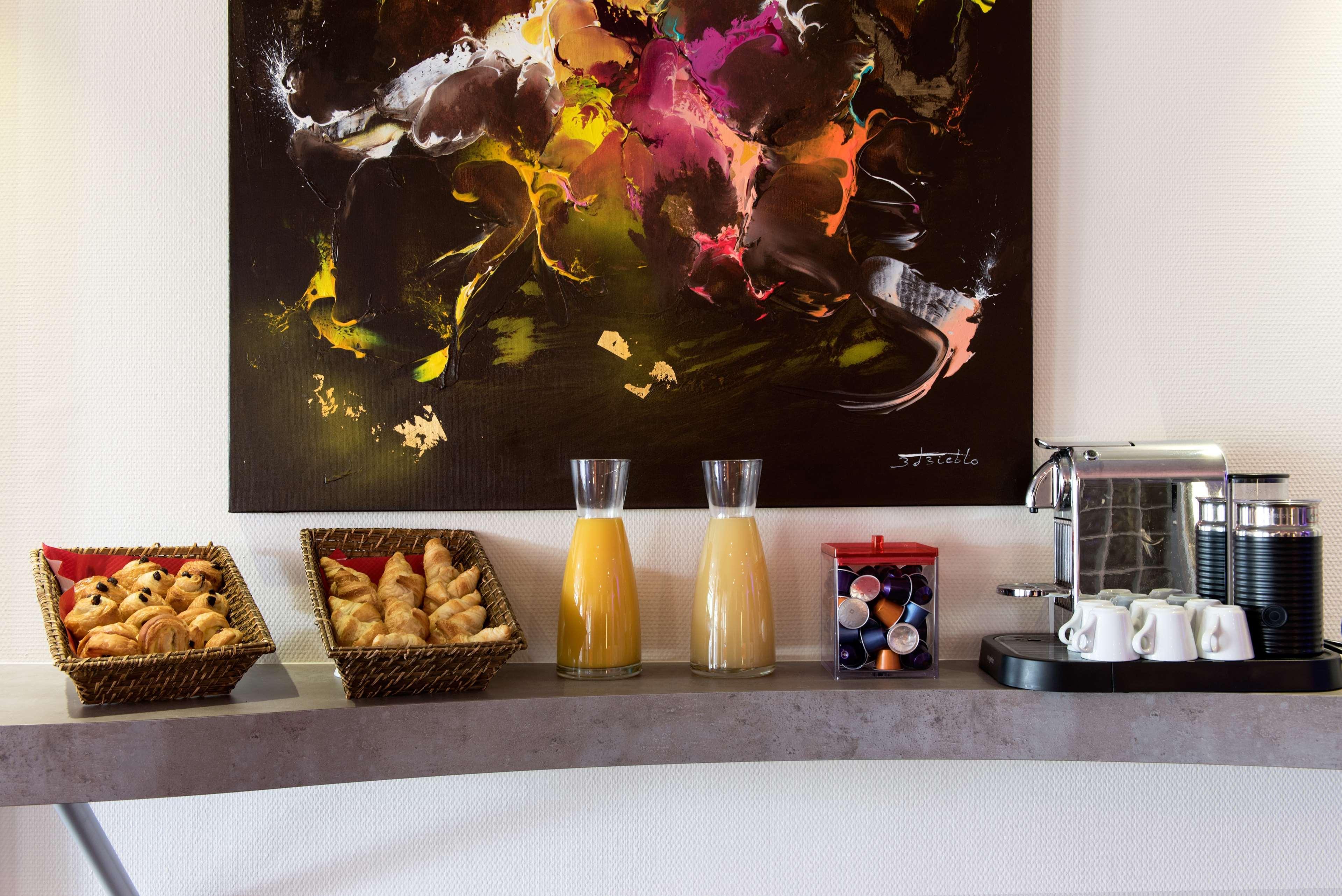Hotel Kyriad La Rochelle Centre Ville Экстерьер фото