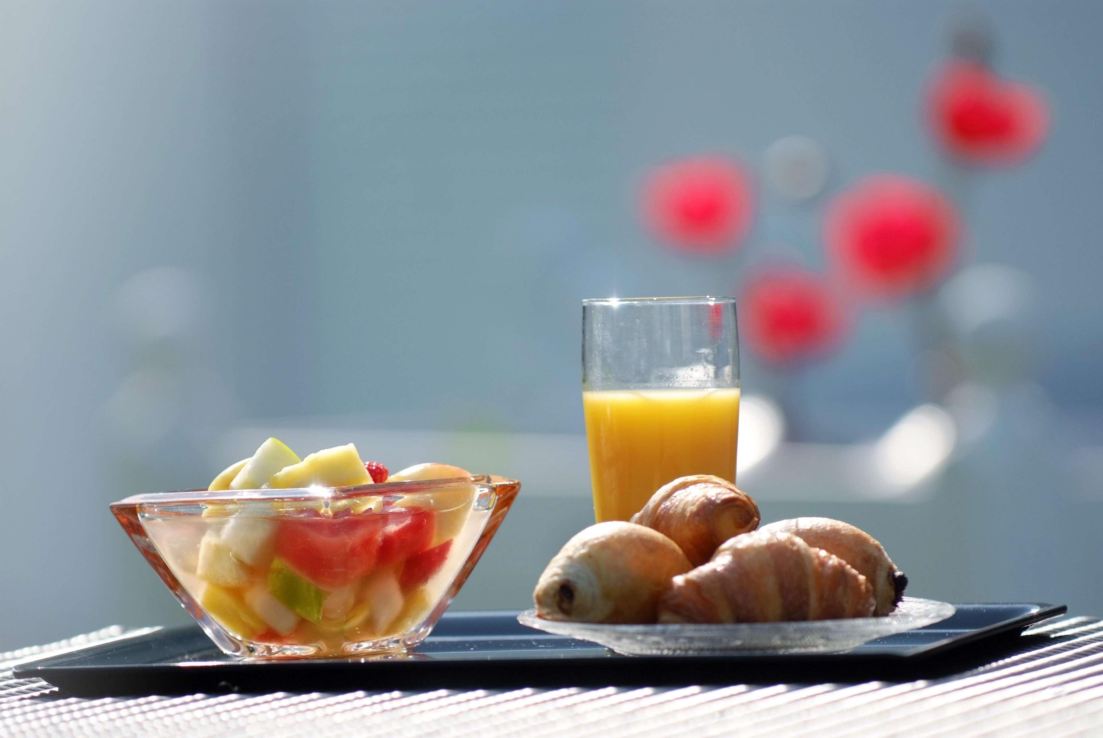 Hotel Kyriad La Rochelle Centre Ville Экстерьер фото